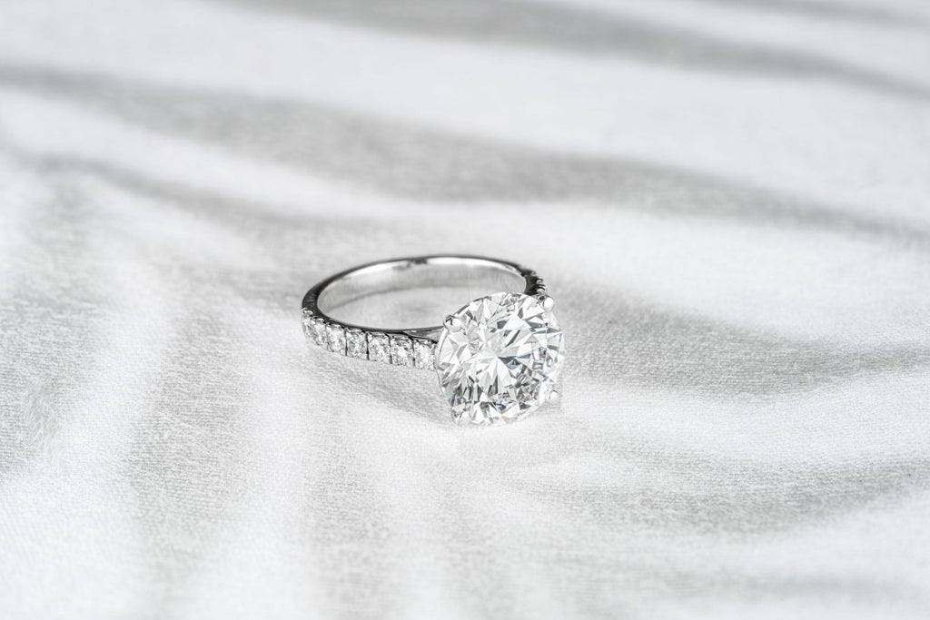 big carat size diamond engagement ring