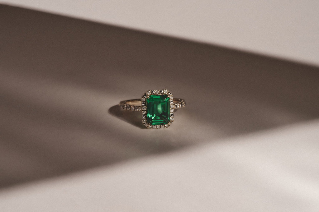 emerald diamond halo ring