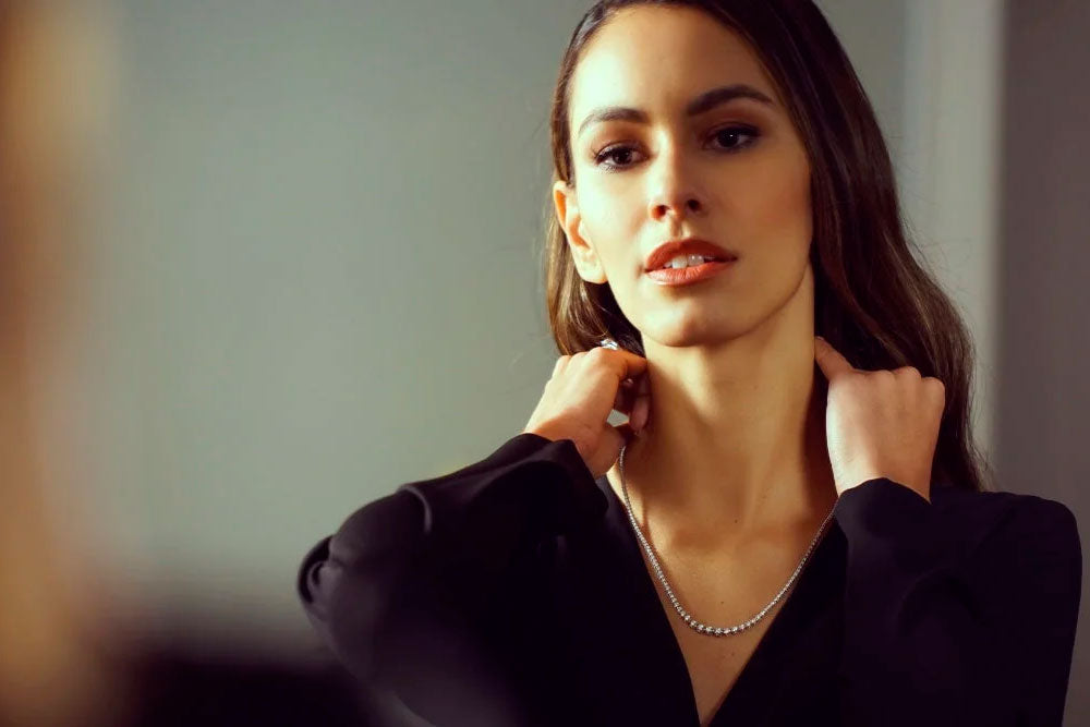 What Jewellery Suits My Dress? 5 Simple Rules What Jewellery Suits My Dress? 5 Simple Rules