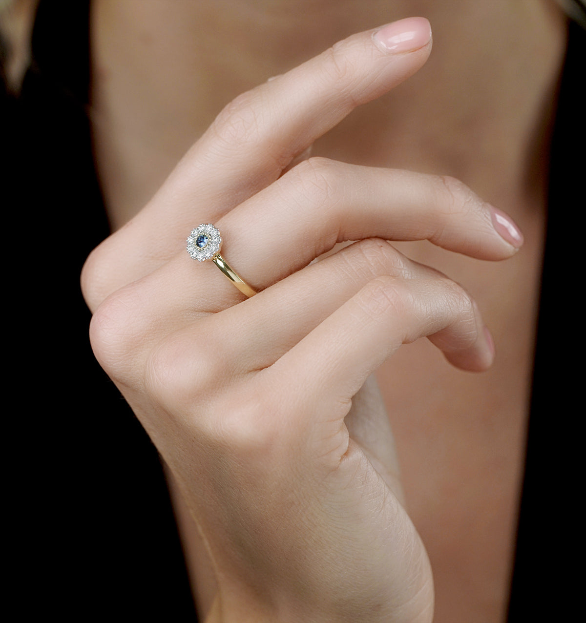 Sapphire and Diamond Halo Ring in 18K Gold - Asteria Collection