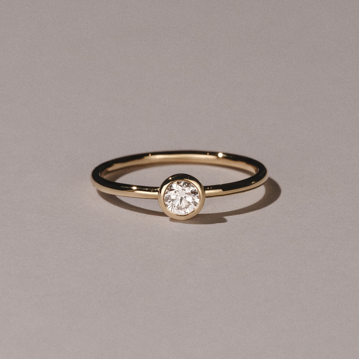 Horizon Round Cut Lab Diamond Solitaire Ring 0.25ct H/SI in 9K Gold