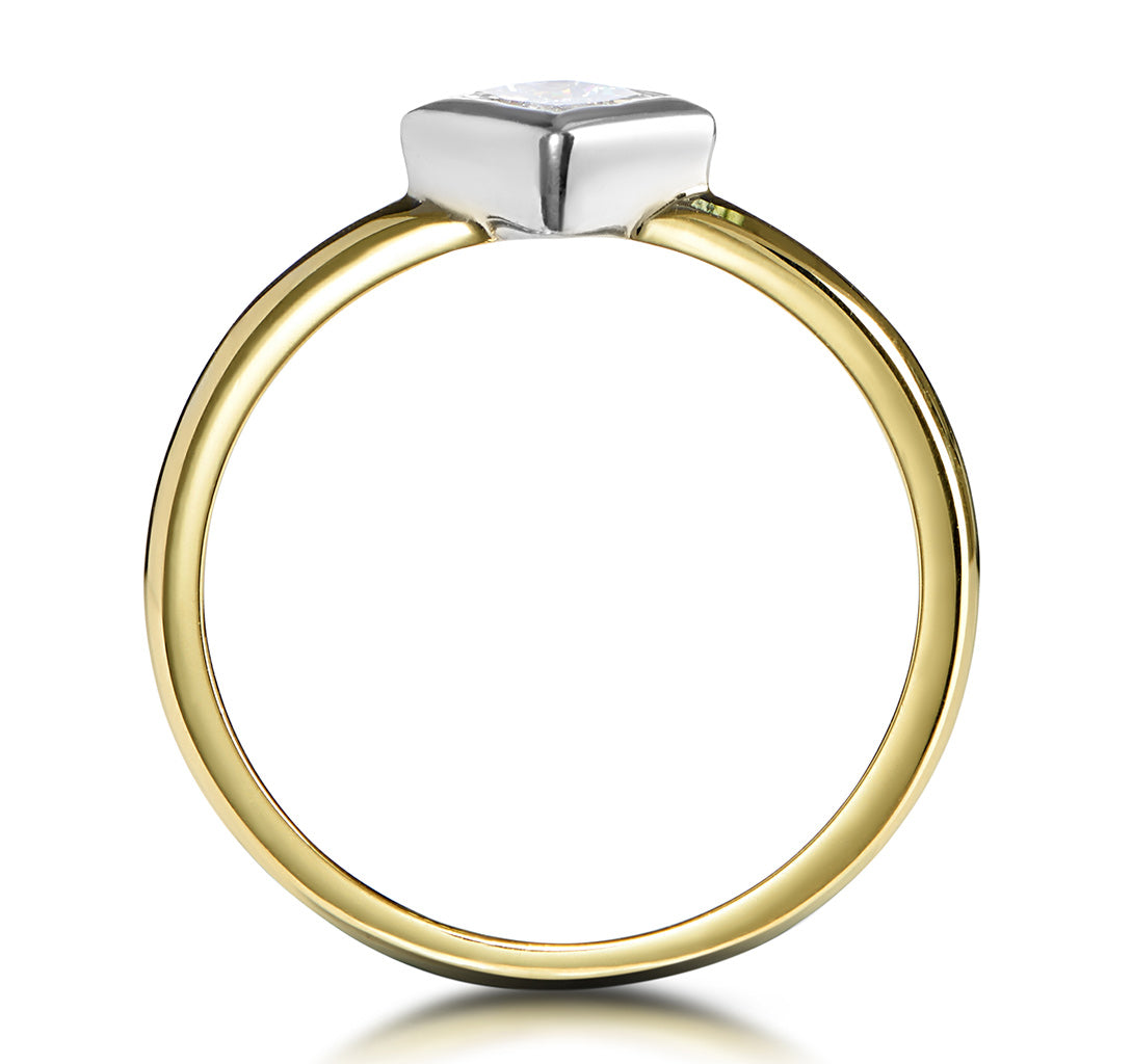 0.35ct Diamond Solitaire Princess Ring in 18K Gold - SIZE P 1/2