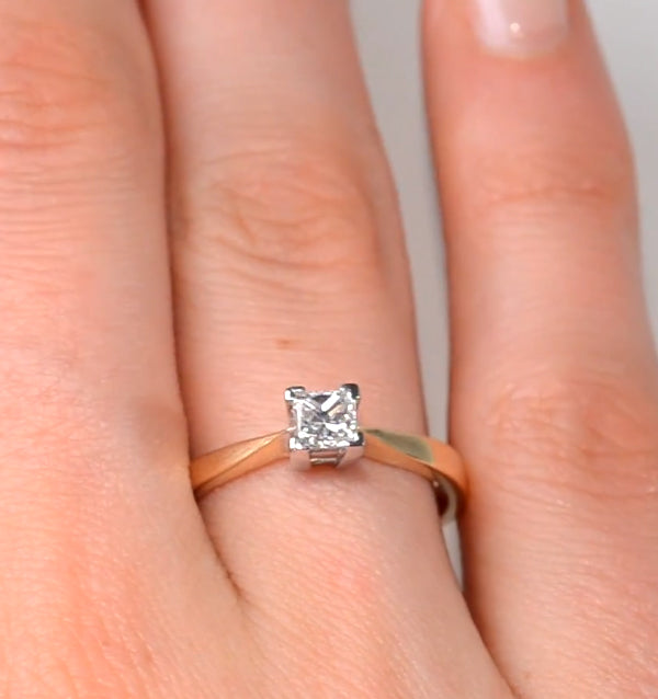 Certified Lauren 18K Gold Diamond Engagement Ring 0.33CT-G-H/SI