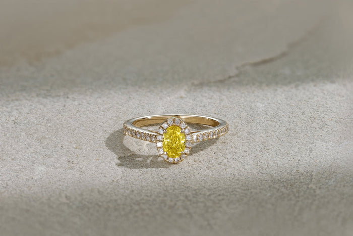 Yellow gold ring