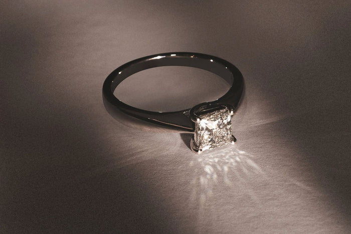 princess cut diamond engagement ring