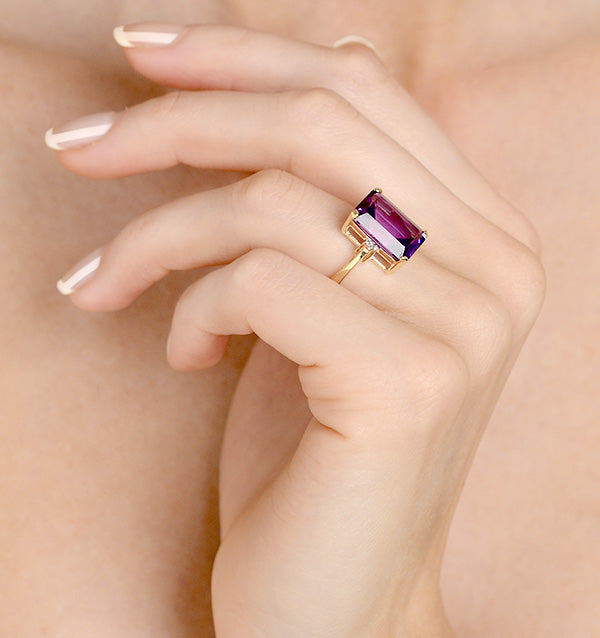 Amethyst 6.40ct And Diamond 9K Gold Ring
