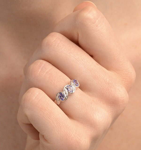 Tanzanite 0.50CT And Diamond 9K White Gold Ring