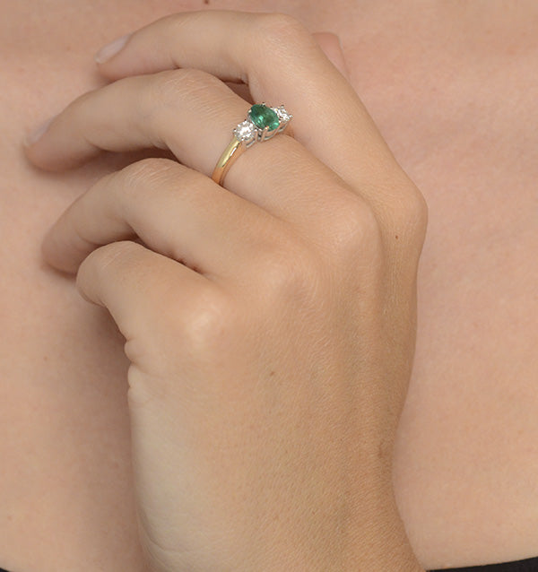 Emerald 0.70ct And Diamond 0.50ct 18K Gold Ring FET23-G