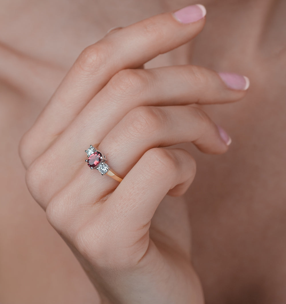 Pink Tourmaline 0.80CT and Diamond Ring in 18K Gold - FET23