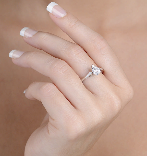 0.25ct Diamond and 18K White Gold Galileo Ring FT68