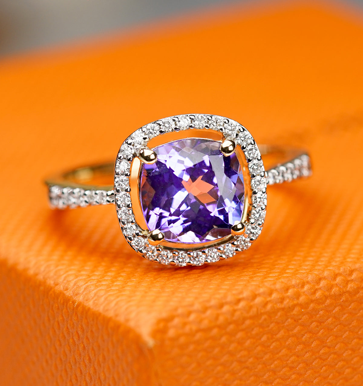 2ct Tanzanite and Diamond Shoulders Asteria Ring in 18K White Gold