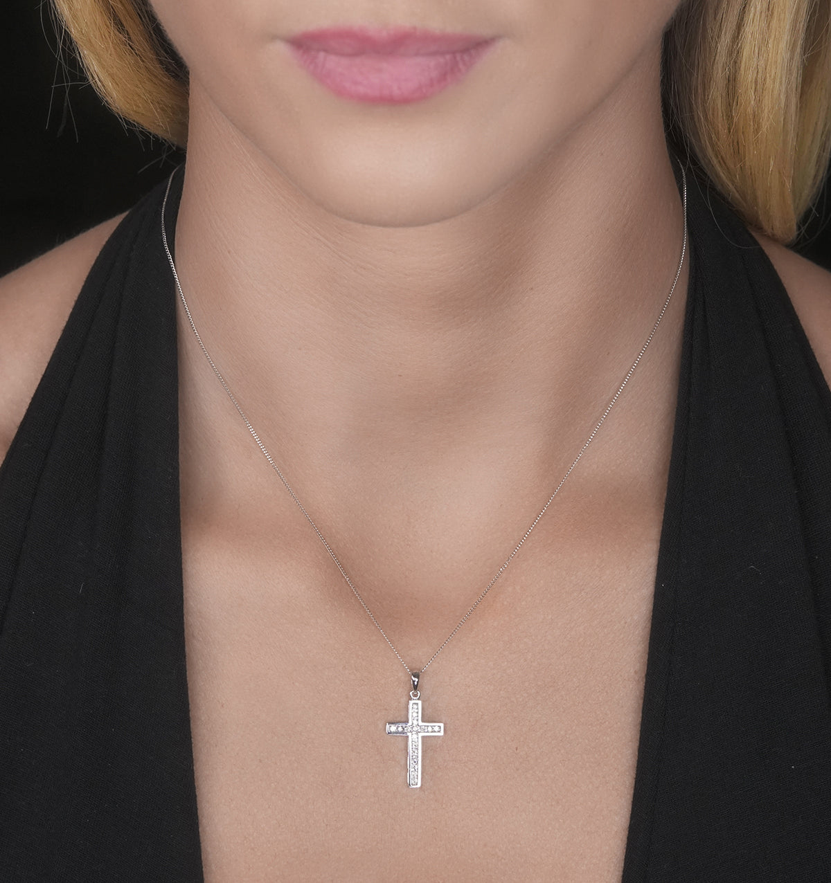 Cross Pendant Necklace 0.25CT Diamond in 9K White Gold
