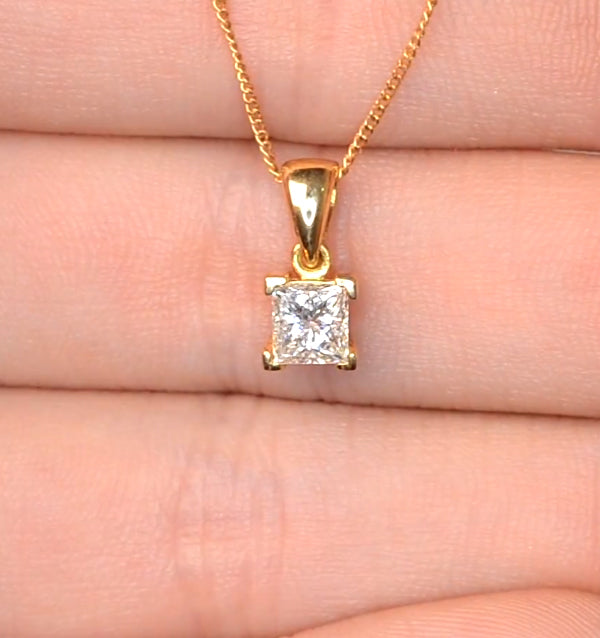 18K Gold Princess Cut Diamond Pendant Necklace 0.50CT G/VS