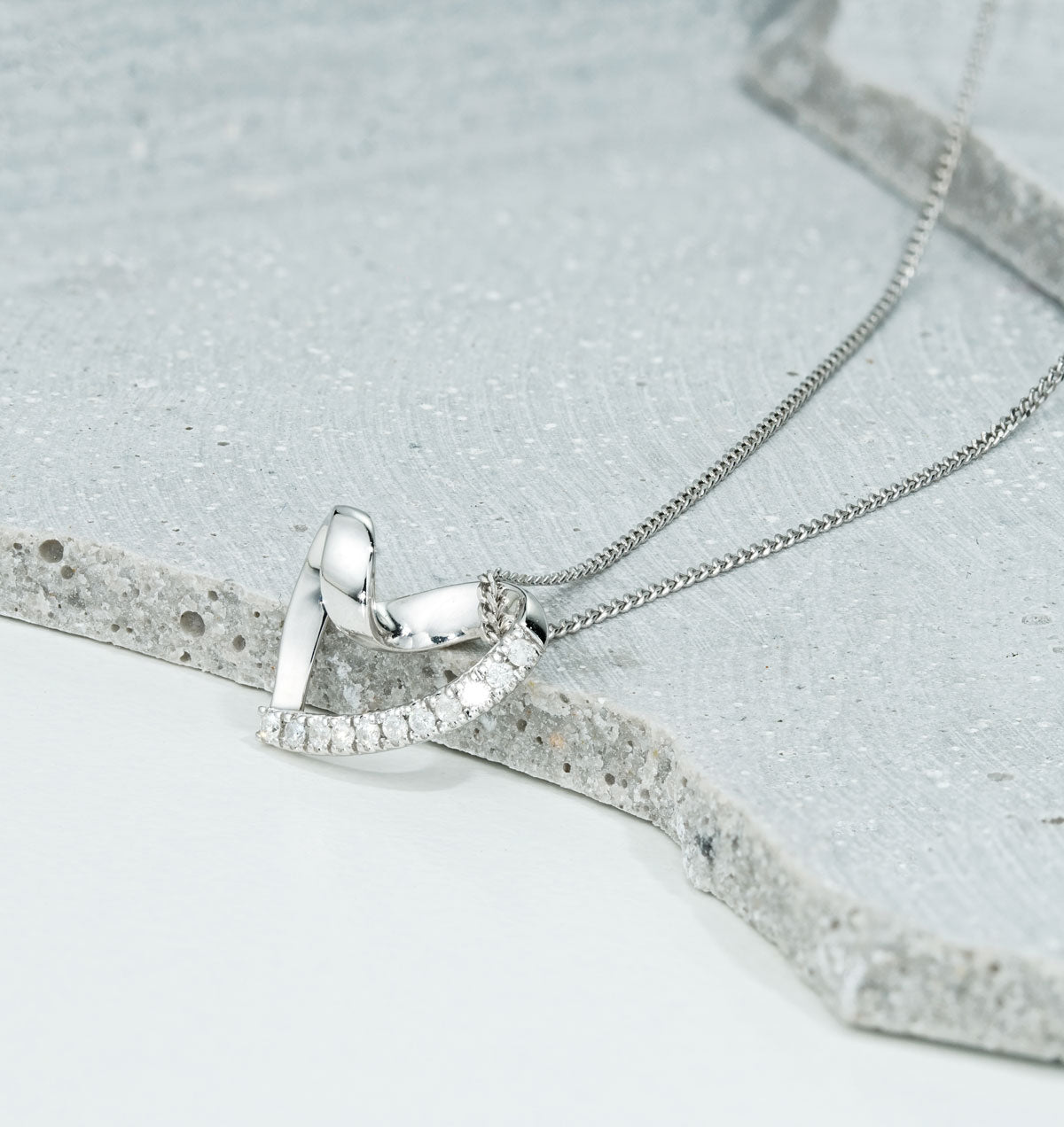 Heart Pendant Necklace 0.10ct Diamond 9K White Gold