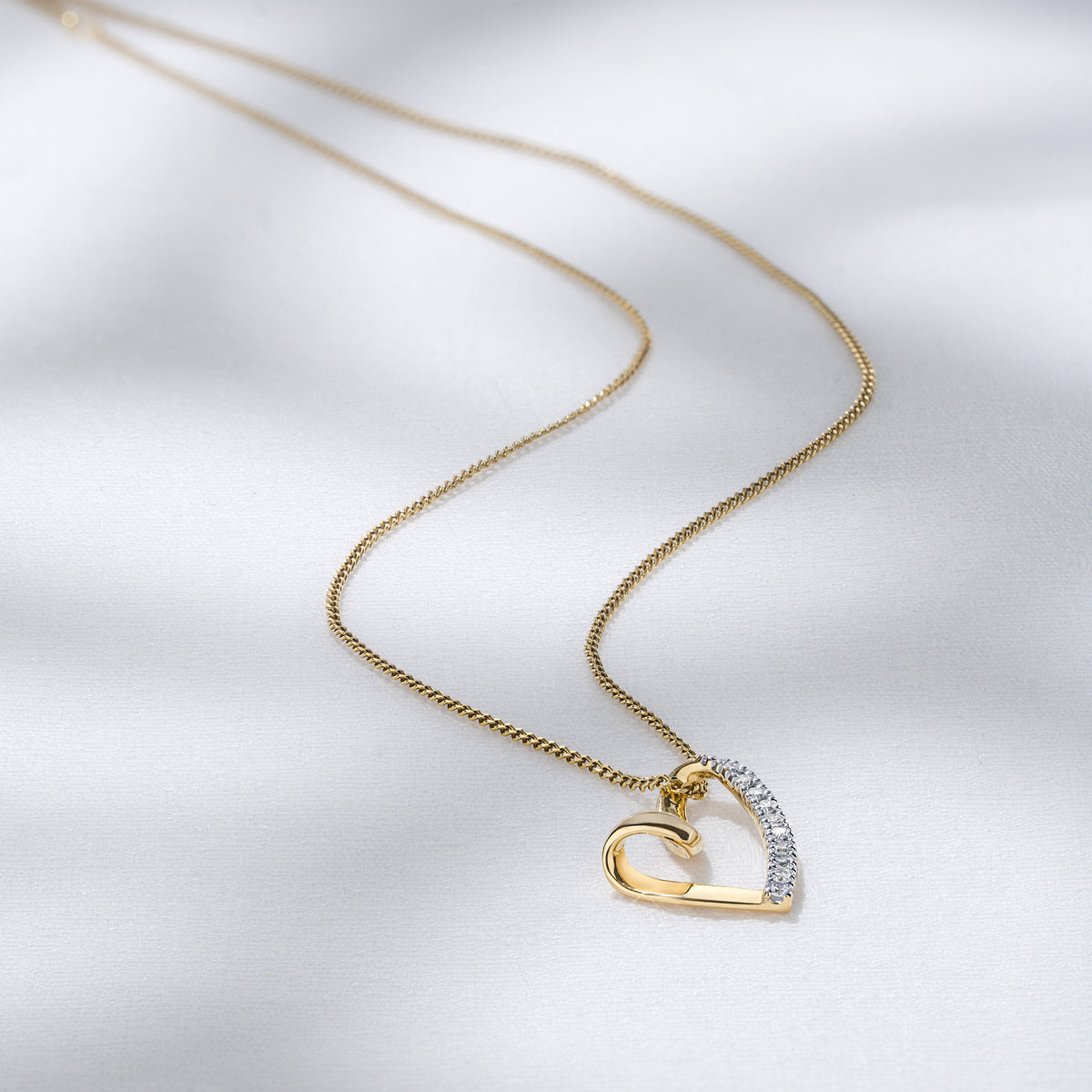 Lab Diamond Heart Necklace Pendant 0.10ct H/SI Set in 18K Gold Vermeil