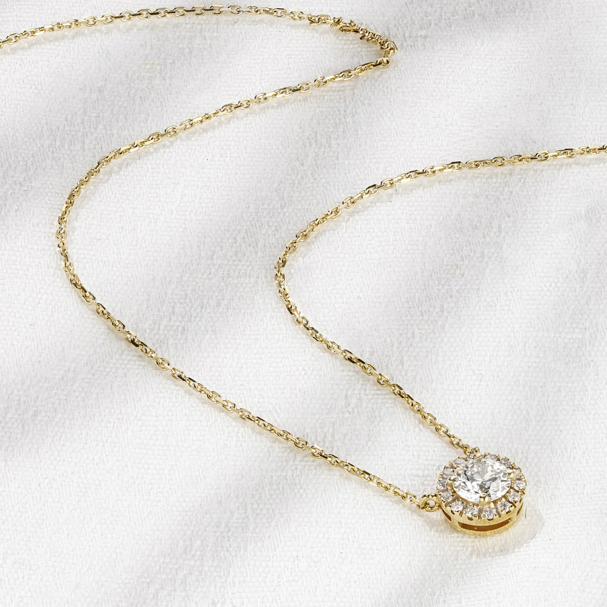 Lumia Lab Diamond Halo Necklace 0.70ct F/VS in 9K Gold