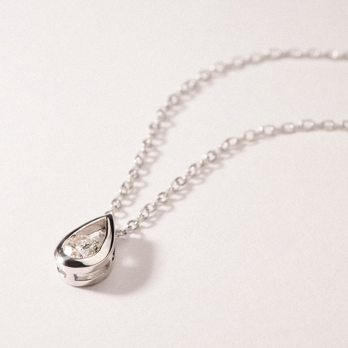 Teardrop Solitaire 0.10ct H/SI Round Cut Lab Grown Necklace in Silver