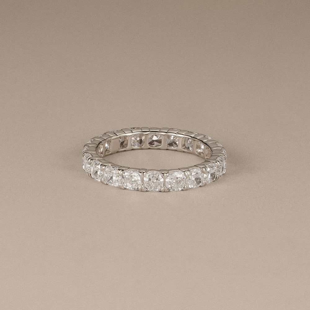 Sempre Cusion Cut 3.00ct Lab Diamond Eternity Ring in Platinum