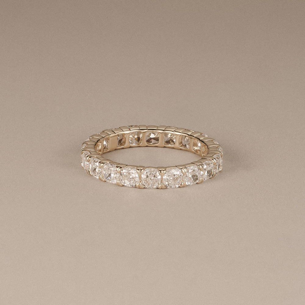 Sempre Cusion Cut 3.00ct Lab Diamond Eternity Ring in 18K Yellow Gold