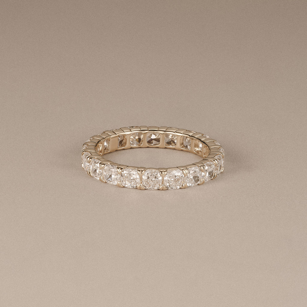 Sempre Cusion Cut 3.00ct Lab Diamond Eternity Ring in 18K Yellow Gold
