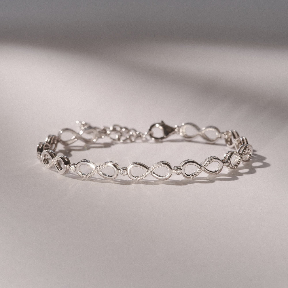 Infinity Love 0.05ct Lab Diamond Link Bracelet in Sterling Silver