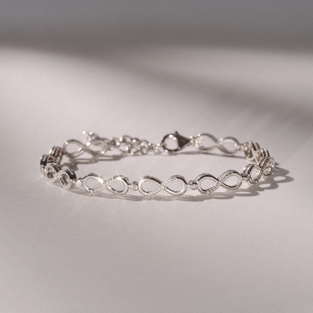 Infinity Love 0.05ct Lab Diamond Link Bracelet in Sterling Silver