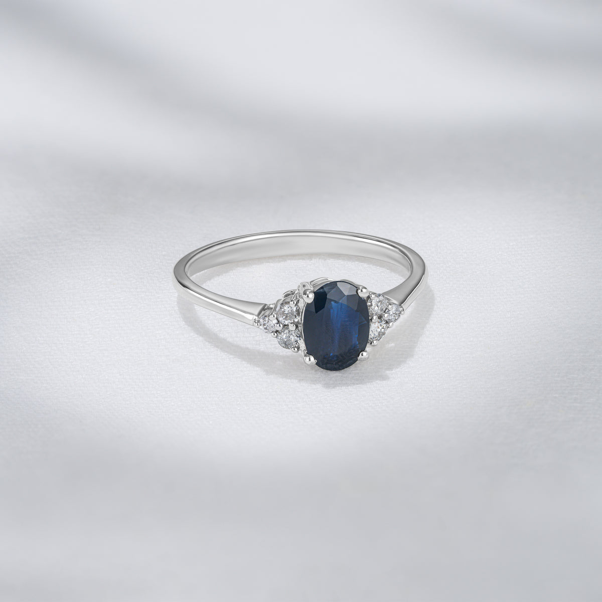 Sapphire 1.00ct And Diamond 18K White Gold Ring