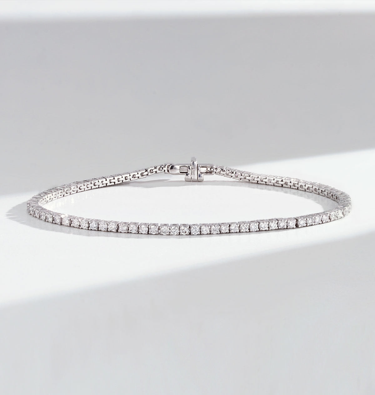 3ct Diamond Tennis Bracelet Claw Set in 9K White Gold