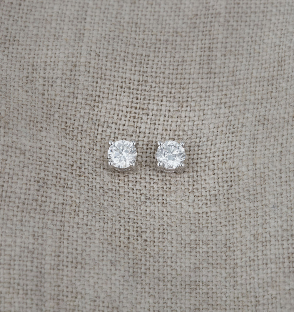Lab Diamond Studs Earrings 0.50CT F/VS1 Quality Set in Platinum - 4.1mm
