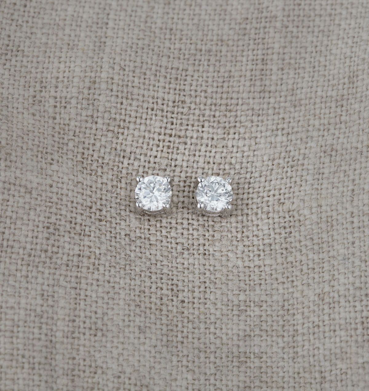Lab Diamond Studs Earrings 0.50CT F/VS1 Quality Set in Platinum - 4.1mm