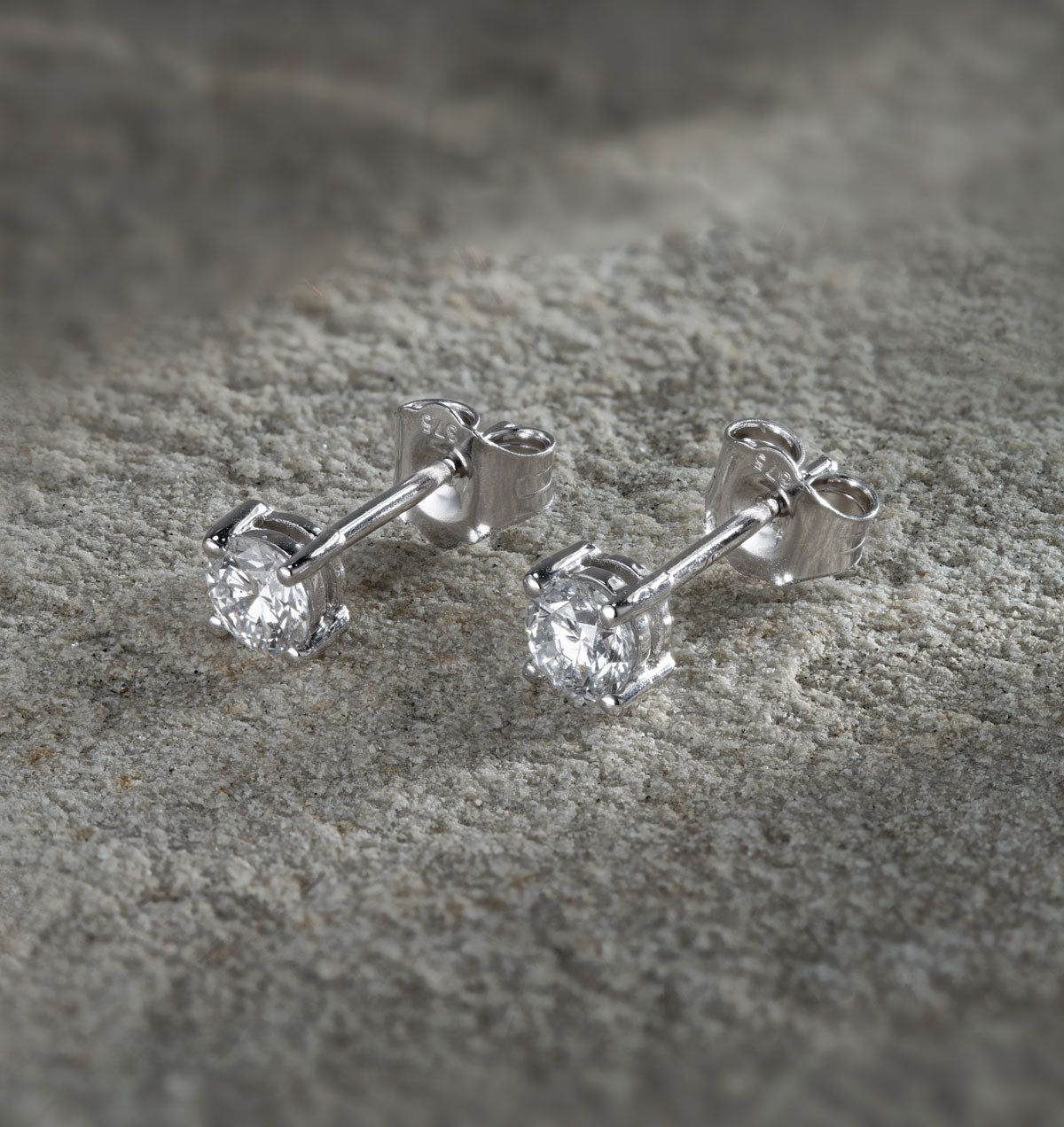 Lab Diamond Studs Earrings 0.50CT F/VS1 Quality Set in Platinum - 4.1mm