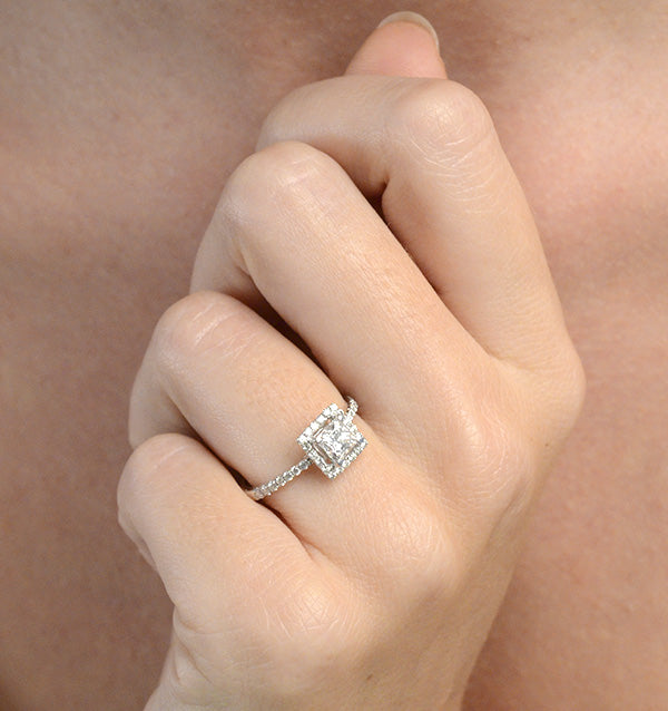 Halo Engagement Ring Ella 18K Gold Diamond Princess Cut 0.82ct SI