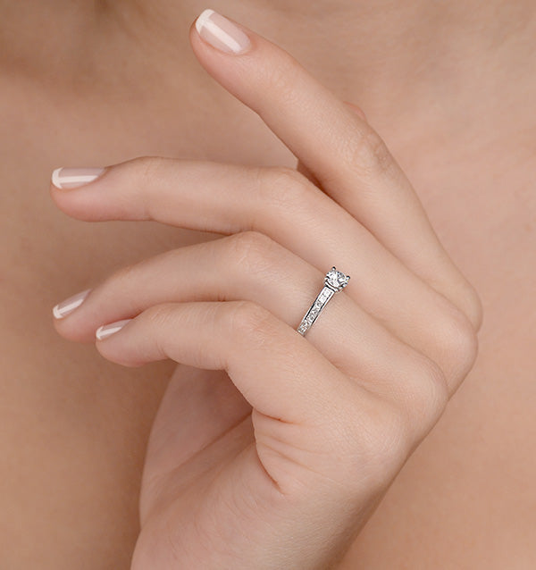 Sidestone Engagement Ring Eleri 0.90ct SI2 Princess Diamonds 18KW Gold