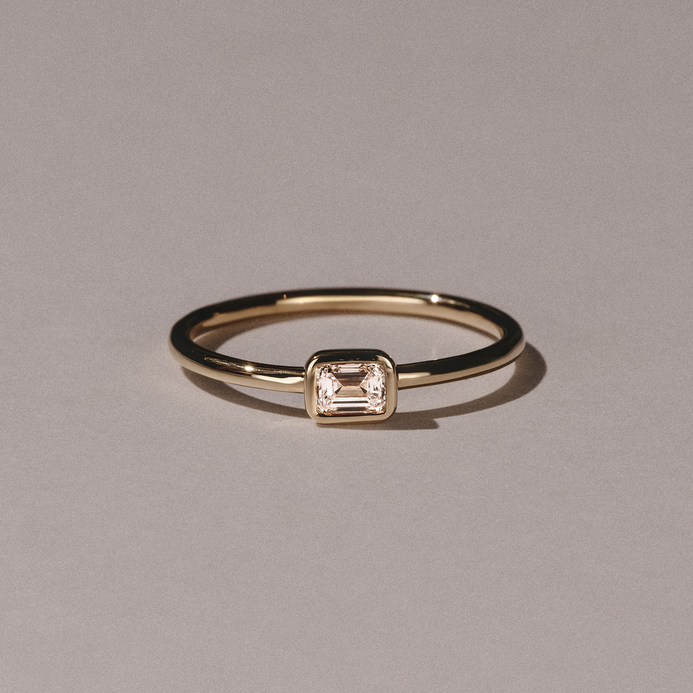 Horizon Emerald Cut Lab Diamond Solitaire Ring 0.25ct H/SI in 9K Gold