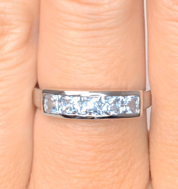 Sky Blue Topaz 0.90CT 9K White Gold Ring