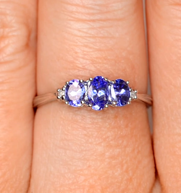 Tanzanite 0.59CT And Diamond 9K White Gold Ring