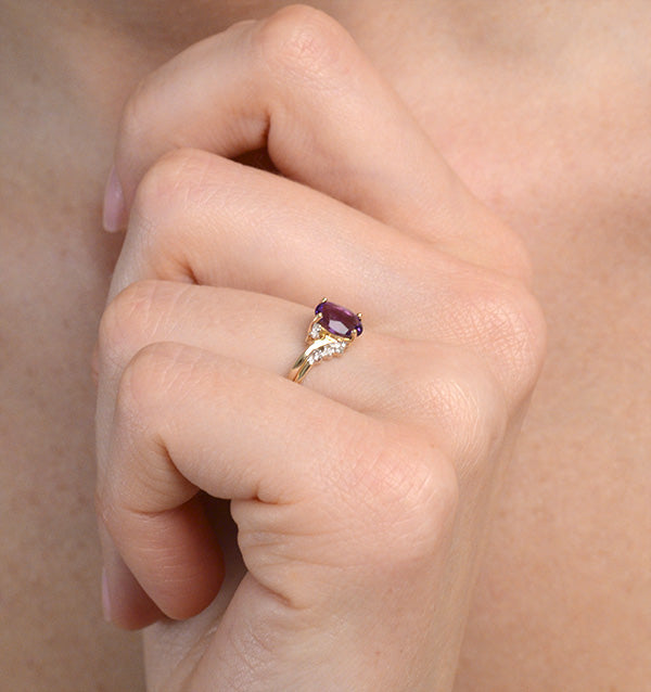 Amethyst 0.68ct And Diamond 9K Gold Ring