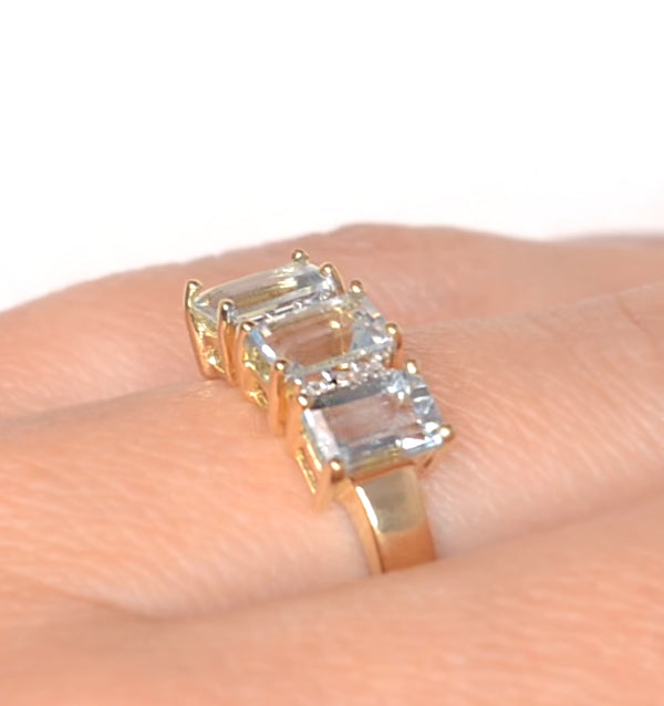 Aquamarine 1.65CT And Diamond 9K Yellow Gold Ring