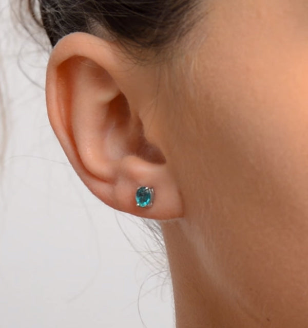 Emerald 5 x 4mm 0.64ct 18K White Gold Earrings