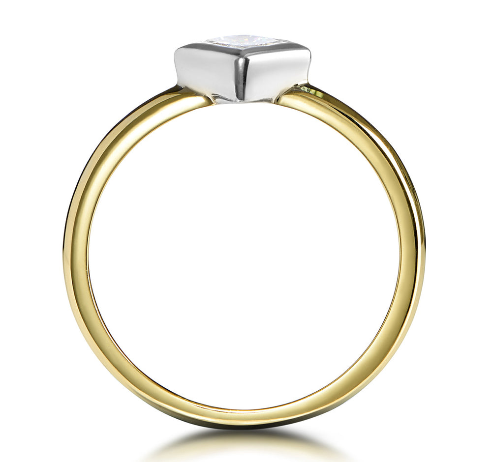 0.35ct Diamond Solitaire Princess Ring in 18K Gold - SIZE P 1/2