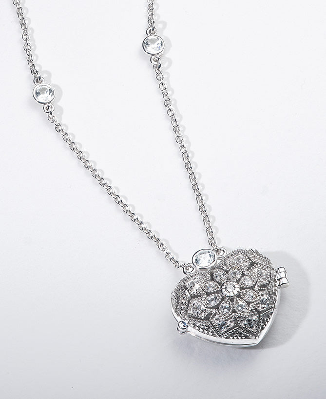necklaces 669x818 f70336dd 6a68 42ca 95ce 1e3373906dfd