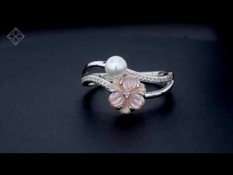 4.5mm Pearl with Shell and Diamond Stellato Ring in 9K White Gold