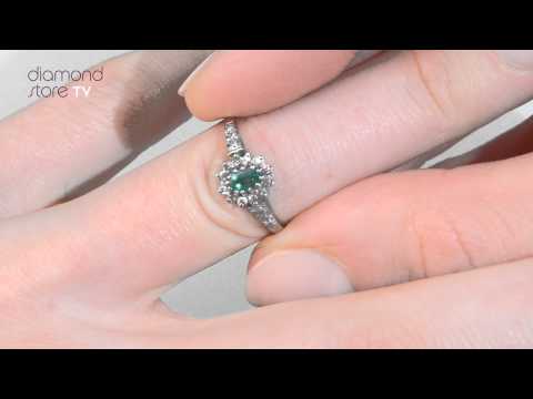 Emerald Ring with Lab Diamonds in 925 Silver - 5 x 3mm Centre