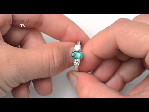 Emerald 0.70ct And Diamond 0.50ct 18K White Gold Ring