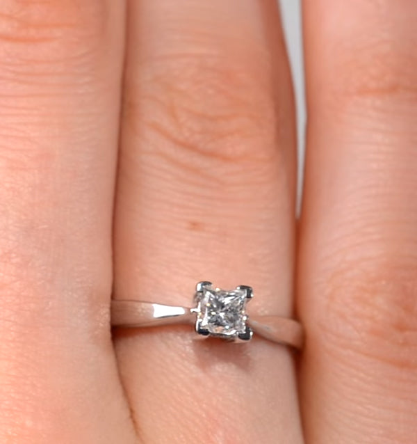 Certified Lauren Platinum Diamond Engagement Ring 0.33CT-F-G/VS