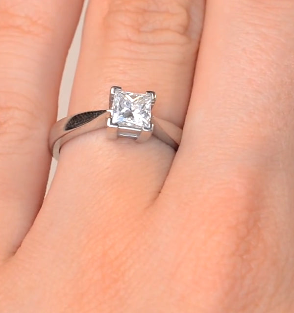 Engagement Ring Certified Lauren 18K White Gold Diamond 0.75CT-G-H/SI